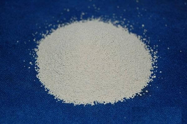 What are the benefits of drying Emamectin Benzoate with vacuum belt dryer?